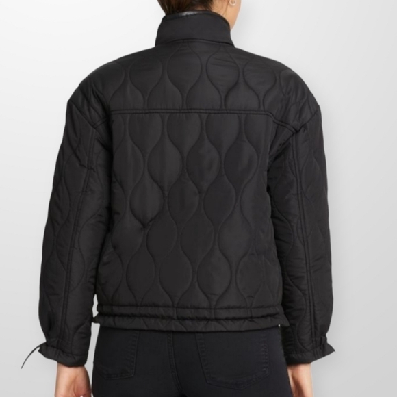 𝅺VINCE CAMUTO Women's Short Onion Quilted Jacket - Picture 2 of 11